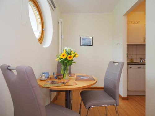 Apartment with Sea View image 10