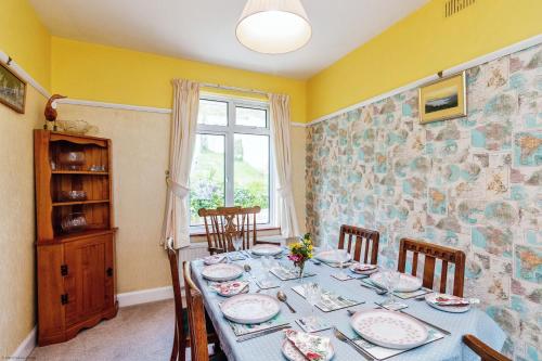 Exterior view, Englefield in Ventnor East