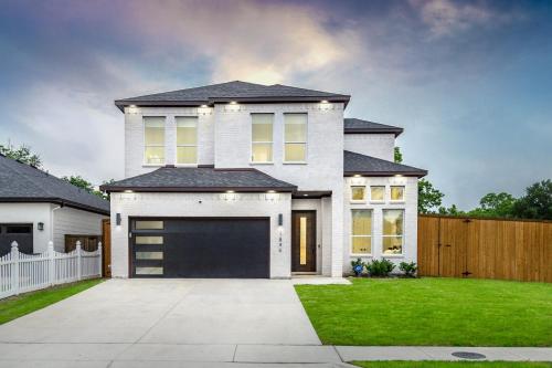 Spectacular 4BRs Home in Downtown Dallas in Dallas, USA