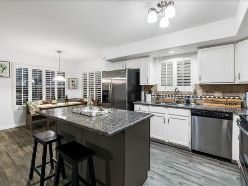 Red Mountain Ranch home BBQ Pool in Cachet at Las Sendas