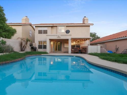 Red Mountain Ranch home BBQ Pool in Cachet at Las Sendas
