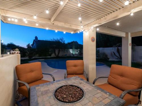 Red Mountain Ranch home BBQ Pool in Cachet at Las Sendas