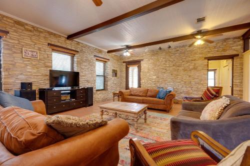 10-Acre San Marcos Vacation Rental about 6 Mi to TSU!