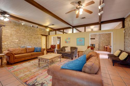 10-Acre San Marcos Vacation Rental about 6 Mi to TSU!