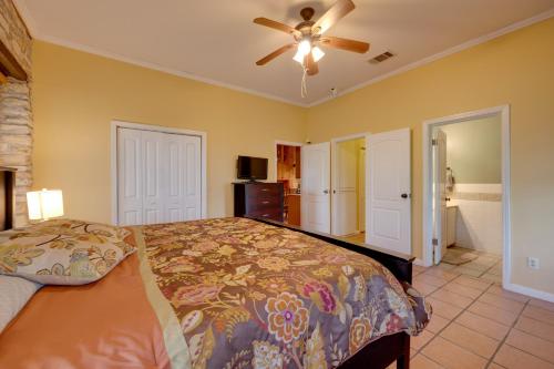 10-Acre San Marcos Vacation Rental about 6 Mi to TSU!