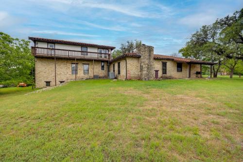 10-Acre San Marcos Vacation Rental about 6 Mi to TSU!