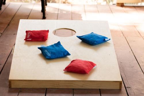 Old Hollywood Lodge-Pets, HotTub-Sauna, Speakeasy! Old Hollywood Lodge-Pets, HotTub-Sauna, Speakeasy!