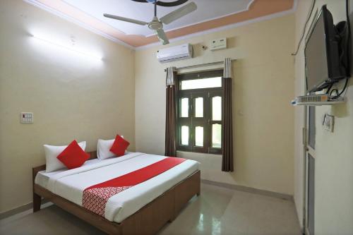 OYO 62761 Hotel Daksh