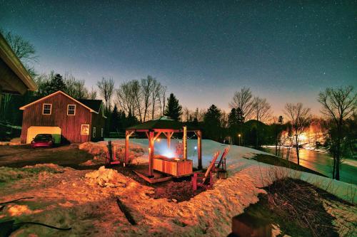 Stunning Lake Front! Modern+Chic+Cosy pet friendly in 洛厄爾 (VT)