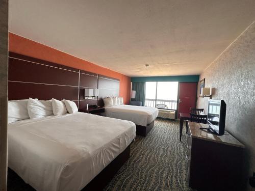 The Breakers Resort Inn - image 12