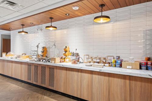Fairfield Inn & Suites by Marriott Hickory - image 7