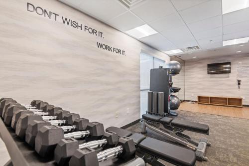 Fairfield Inn & Suites by Marriott Hickory - image 6