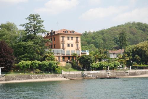 B&B Angera - Hotel Lido - Bed and Breakfast Angera