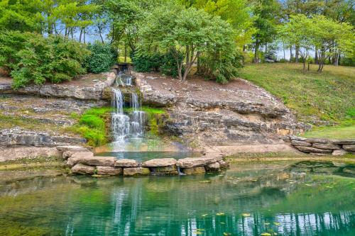 StoneBridge Village Resort in Reeds Spring, USA