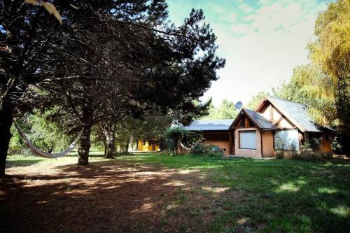 Casa en el bosque a metros del lago Nahuel Huapi