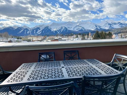 901 by Fernie Central Reservations