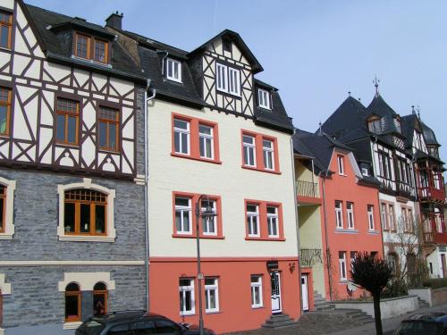 B&B Bernkastel-Kues - Ferienwohnungen Perlina Karpat - Bed and Breakfast Bernkastel-Kues