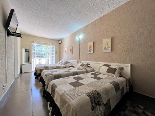 Quadruple Room with Balcony image 2