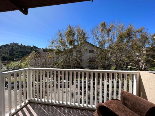 Double Room with Balcony image 2