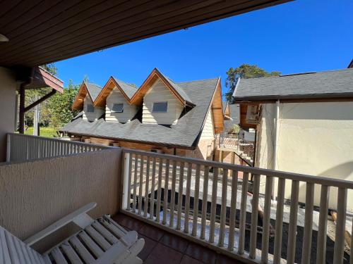 Triple Room with Balcony image 2