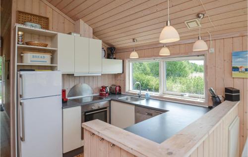 Konyha, Gorgeous Home In Væggerløse With Sauna in Idestrup
