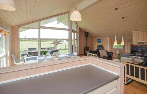 Konyha, Gorgeous Home In Væggerløse With Sauna in Idestrup