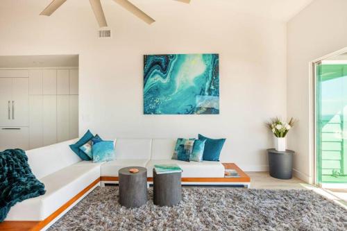 New Luxury Ocean View Penthouse - Del Mar in Solana Beach, USA