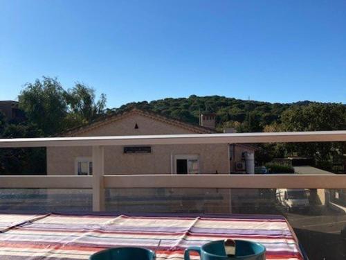 Appartement Bormes-les-Mimosas, 2 pièces, 4 personnes - FR-1-610-34 - Location saisonnière - Bormes-les-Mimosas