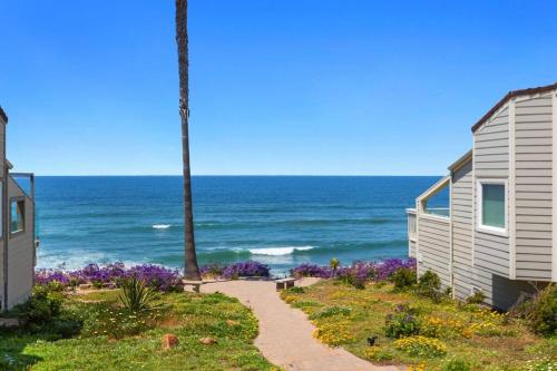 NEW OCEAN FRONT - Lux Town Home