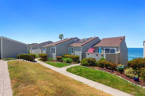 NEW OCEAN FRONT - Lux Town Home