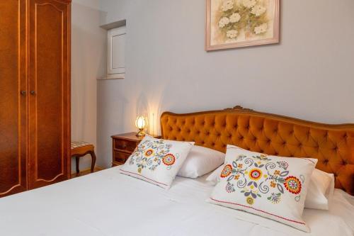 One-Bedroom Apartment with Balcony image 10