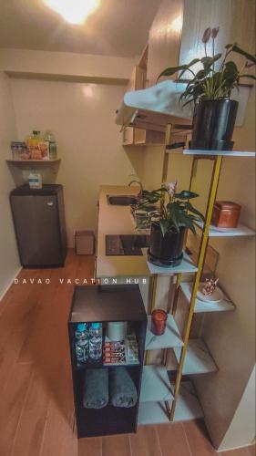 Davao Vacation Hub near Sasa ferry terminal with netflix,Wifi, pool access near Naval Forces Hospital