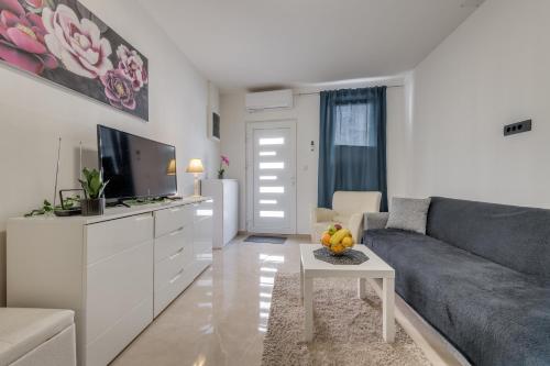 Apartment ANĐELA 2BDRS & Free WiFi, Сплит