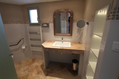 Hotel Van Gogh - image 5