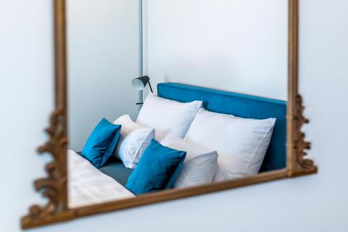 One-Bedroom Apartment image 10