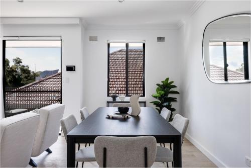 Kahlo Bondi - Luxury Escape - 3 Bedroom Furnished Apartments - image 2