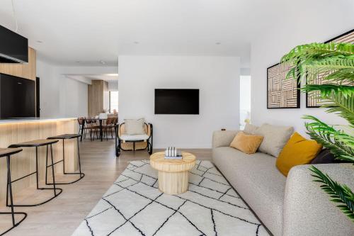 Kahlo Bondi - Luxury Escape - 3 Bedroom Furnished Apartments - image 7