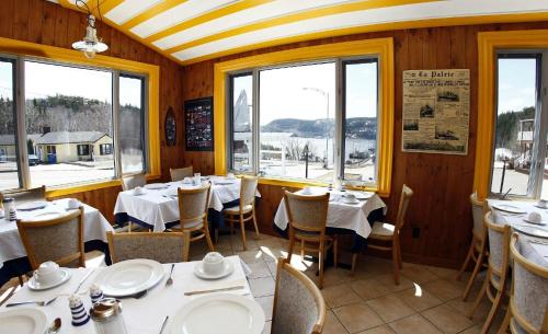 Étterem, Hotel - Motel Georges in Tadoussac