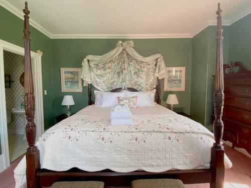 1000 Island Hart House