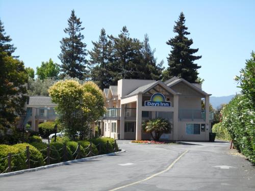 Days Inn by Wyndham Redwood City