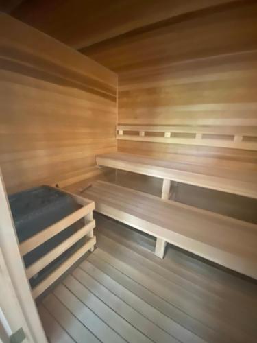 APPresSki - 5 bed Ski in Ski out - 50 Steps to Ski Sugar Mountain Slopes detail