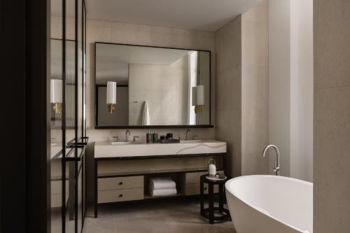 Capella Sydney - image 9