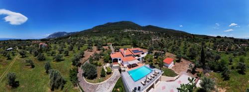 Kouvelia Country Home Luxury Villa Rental - Accommodation - Nerotriviá