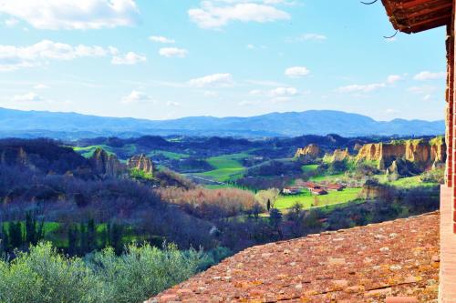 Le Balze Apt - Grand Canyon Of Tuscany - Happy Rentals