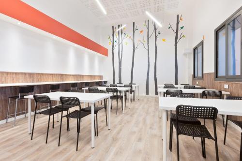 บริการและสิ่งอำนวยความสะดวก, แอนท์ โฮสเทล บาร์เซโลนา (Ant Hostel Barcelona) near สวนสัตว์บาร์เซโลนา