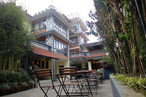 Bouddha Green Hotel  in باودا جورباتي