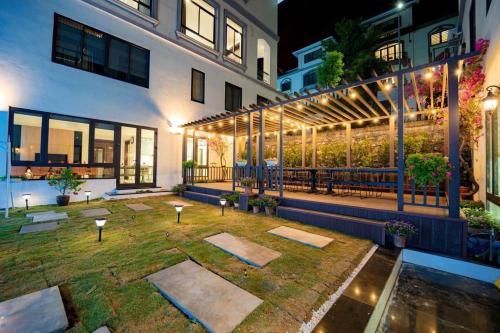VILLA view biển 7PN TT07-07,08 Beverly Hills Ha Long