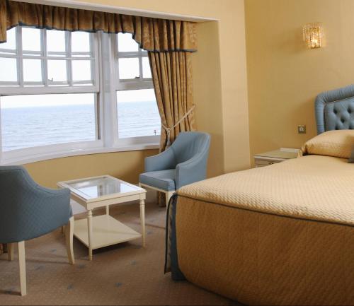 Hotel Riviera Room Type - Double or Twin Suite with Sea View 