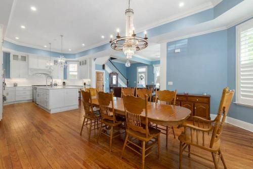Historic St. Johns River Retreat | Dock, Boat Access & Pet Friendly in Palatka