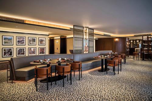 Restaurant, One-Eight-One Hotel & Serviced Residences in Hong Kong Island West